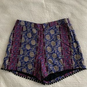 Hollister Knit Colored Short Size 7